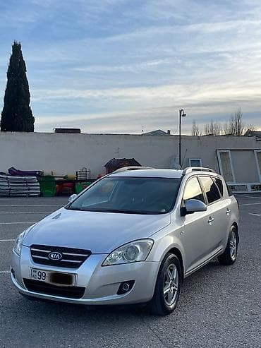 mersedes c 220: Kia Cee’d SW (station wagon), gümüş rəngli. Xüsusiyyətlər və — 1