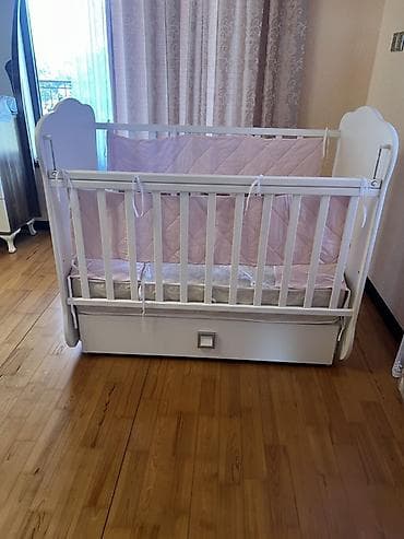 Oğlan və qız üçün, Dördbucaq, Beşik, Dəst ilə, Matras ilə, Yellənmə mexanizm ilə