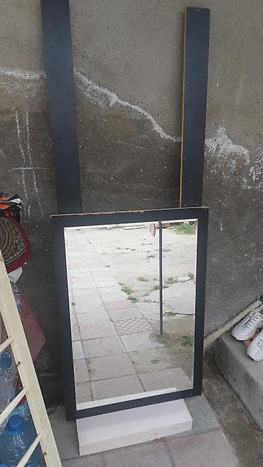 masa dest: Qara rəngli makiyaj/geyim masası dəsti Tərkibi: - Geniş masa: iki — 2