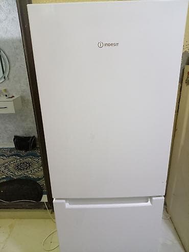 Yeni 2 qapılı Indesit Soyuducu Satılır, rəng - Ağ