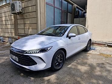 byd adapter: BYD Qin Plus: 1.5 l | 2025 il 71000 km Sedan — 3