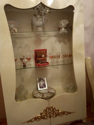 Витрины для аксессуаров: Стеклянная витрина-шкаф, Новый — 1