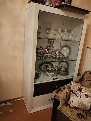 Ev üçün mebel: Vitrin dolabları və TV altlığı satılır – 500 AZN Şəkildə gördüyünüz — 1