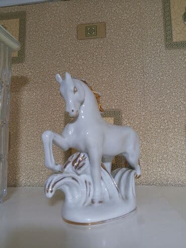 Güzgülər: Fiqur, Keramika, rəng - Ağ — 1