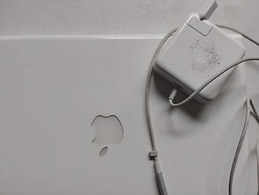 ikinci el macbook: Apple MacBook noutbuk – 13.3" ekran, ağ korpus. Klaviatura rus/ingilis — 7