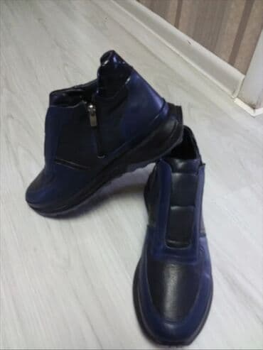 rezin ayaqqabilar: Məhsul: Kişi ayaqqabıları – 2 cüt, qəhvəyi rəng 1) Klassik slip-on — 8