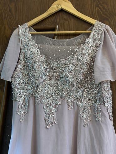 Toy paltarları: Sahil ticaret merkəzindən alınıb — 3