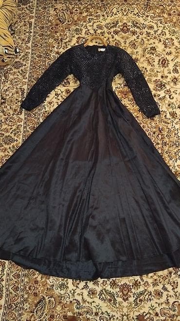 My hijabdan almisam az geyilib 36 38 razmerdi 35 manata satiram.Əyinde