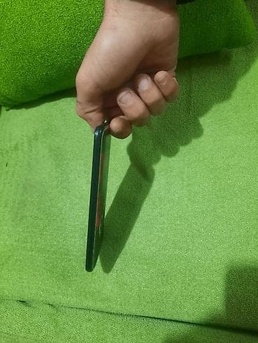 телефон fly кнопочный ts112: Smartfon – ekranlı model Xüsusiyyətlər: - Tam ekranlı ön panel, damla — 2