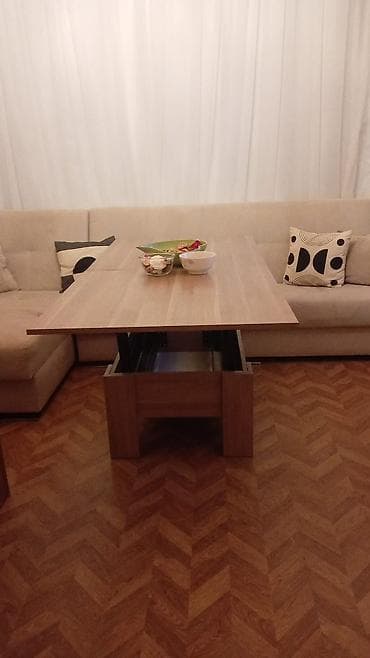 acılan divan: Divan acilan ve bazali + masa Cemi 220 azn.Divanin orta hissesinde — 2