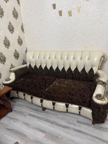 divan dəri: Divan, İşlənmiş, Açılmayan, Bazasız, Dəri, Çatdırılma yoxdur — 1