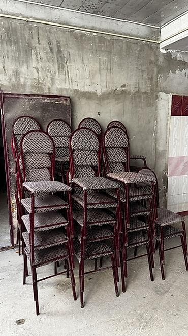 Təklif: Toplu şəkildə metal karkaslı, yumşaq oturacaqlı tədbir