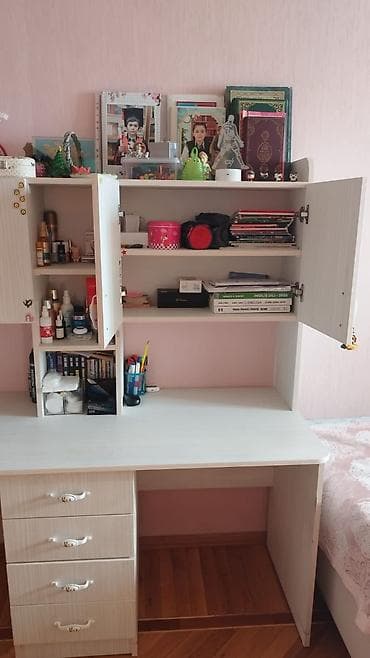 Mdf materialdan hazirlanilib.köçlə bagli satiram