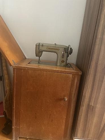 qedmi pullar: Podolsk tikiş maşını – kabinetli model Xüsusiyyətlər: - Brend/model — 3