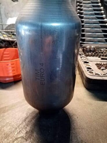 masin maqnitafonu: Azerbaycanda en yuksek qiymete avtomobil katalizatorlarin alisi! En — 2