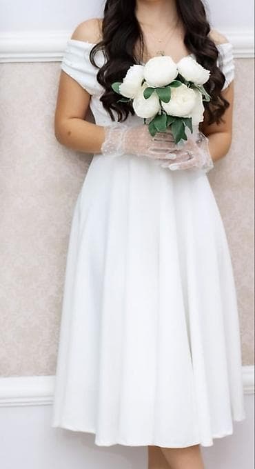 paltar qabi: 1 dəfə geyinilib.50Azn alinib,10Azn satılır. Ağ rəngli zərif midi — 3