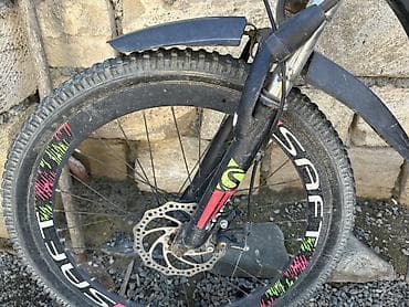 volsebed: SAFT/SAFI dağ velosipedi Xüsusiyyətlər: - Çərçivə: Alüminium — 2