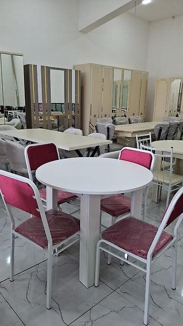 kohnə stul: Mətbəx üçün, Yeni, Açılmayan, Oval masa, 4 stul — 4