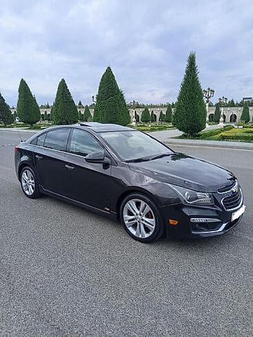 tesla model 3: Chevrolet Cruze: 1.4 l | 2015 il 263000 km Sedan — 3