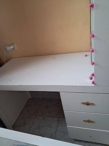 Düz masa, Siyirməli, Polkalı, MDF, Kredit yoxdur