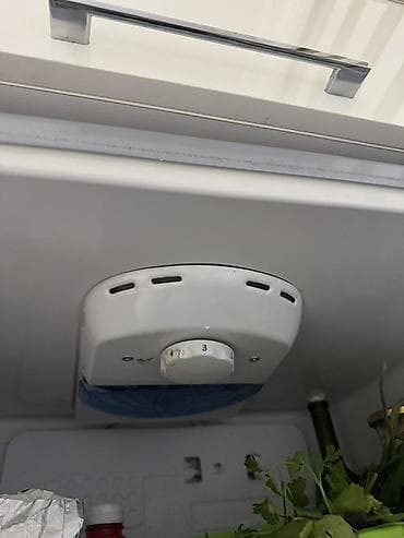 soyuducu satiram: 🧊 Soyuducu satılır – 1.90 m Hündürlüyündə ❄️ Dondurucu: Aşağı — 4