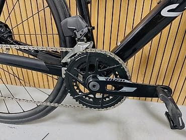 2 teker velosiped: Canyon yol velosipedi – qara rəng, aero xəttli alüminium/karkas — 9