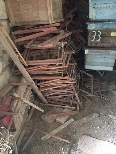 Arıxana və arıçılıq avadanlıqları dəsti Məhsulun tərkibi: - 10+ ədəd — 4