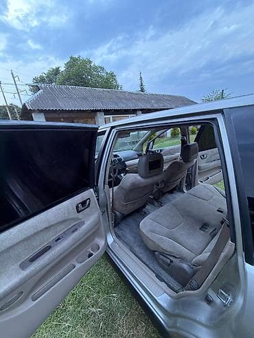 universal: Mitsubishi Chariot: 2.4 l | 2000 il 441000 km Van/Minivan — 7