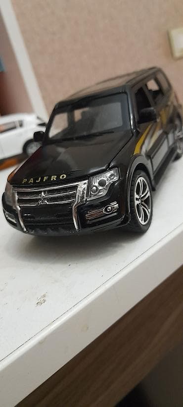 Mitsubishi Pajero 1:32 Ölçü Model Təzə sayılar Səsləri işıqları — 1