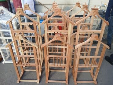 Bu, paltarların səliqəli saxlanması üçün nəzərdə tutulmuş taxta lalafo.az -da Bu, paltarların səliqəli saxlanması üçün nəzərdə tutulmuş taxta