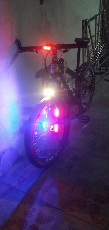 Детские велосипеды: Tormuzlu ışq prablemi yoxdu baterika hediye verecem ısqorus 7nin — 1