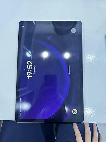 Планшеты: Samsung Galaxy Tab (S-Pen-lə) Xüsusiyyətlər: - Böyük ekran: geniş — 2