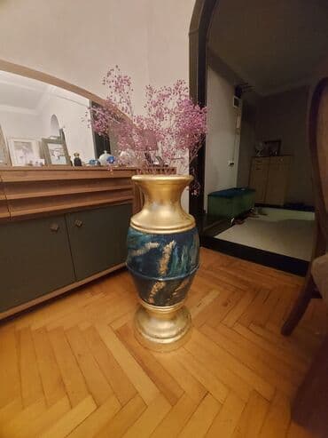 xedice gulu: Bir vaza, Keramika — 3