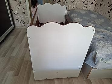 yatağa desti: Oğlan və qız üçün, Dördbucaq, Beşik, Dəstsiz, Matras ilə, Yellənmə mexanizmsiz — 4