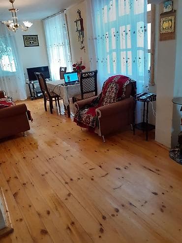 Satılır ev Gəncədə Kamsamolda Muxtar Hacıyevdə 29 nömrəli məktəbin