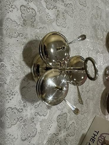 qaşığ: Zərif süfrə üçün metal (gümüş rəng və qızılı tonlarda) servis dəsti — 9