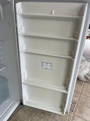 İşlənmiş 2 qapılı Toshiba Soyuducu Satılır, rəng - Ağ, Təkərli