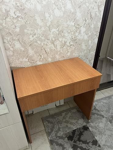 divar ref: Düz masa, Polkasız, Siyirməsiz, MDF — 1