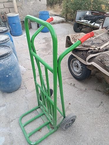 Alətlər: İki təkərli əl arabası (yük daşıma “telejkası”) - Material: qalın — 2