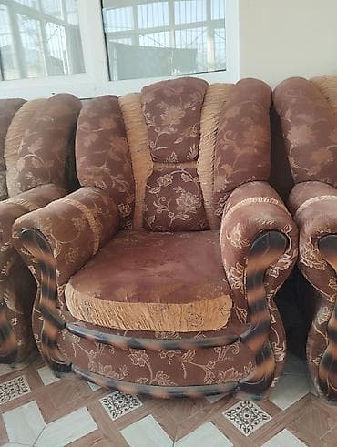 1 divan 2kreslo satılır 70azn divan açılır real alıcı əlaqə saxlasın — 4