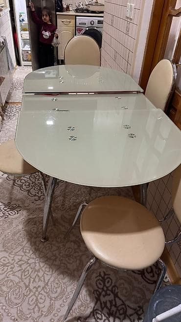 Mətbəx üçün, İşlənmiş, Açılan, Oval masa, 4 stul