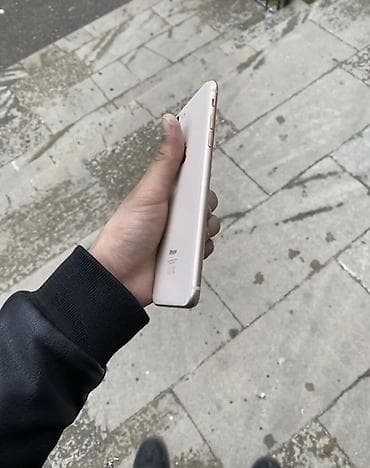tecno spark silim: IPhone 8 Plus, 64 GB, Qızılı, Simsiz şarj — 4