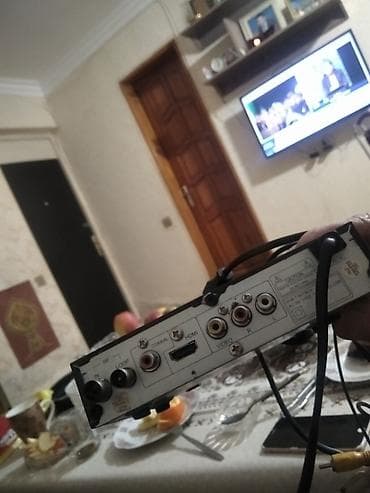 Smart TV bokslar: SuperMax rəqəmsal TV qəbuledicisi (set-top box) - Model: SuperMax (ön — 2