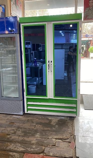Soyuducu Paltaryuyan televizor vitrinlerin satış mərkəzi: İki qapılı vitrin tipli soyuducu - İstifadə sahəsi: market, kafe
