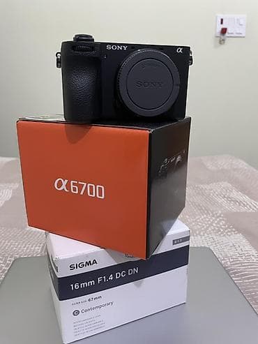 Sony Alpha a6700 (E-mount) gövdə + Sigma 16mm F1.4 DC DN