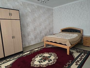 xalqlar dostluğu ev: Ağaclarla əhatə olunmuş həyəti və hasarı olan fərdi ev. Geniş yaşıllıq — 7