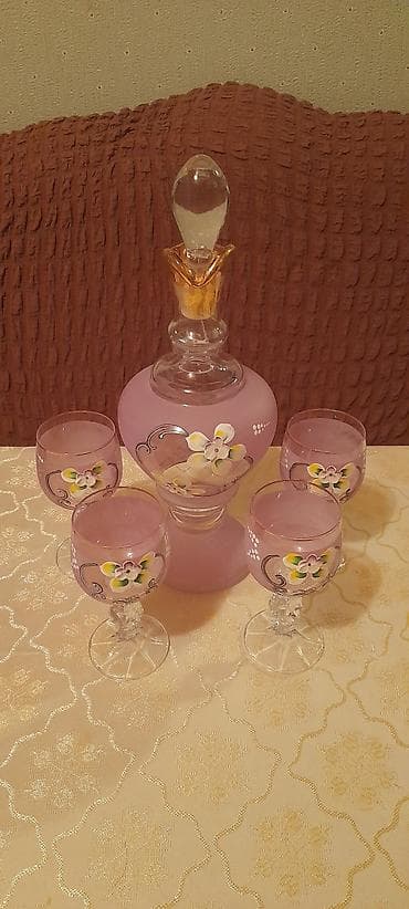 Klassik dekorativ süfrə dəsti və porselen aksesuarlar 1) Şüşə qraf və