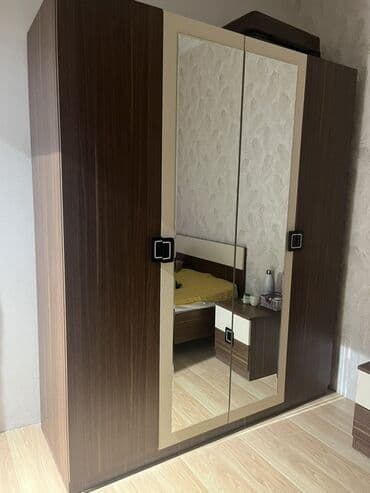 Divanlar: Açılan, 4 qapılı Düz dolab, Qarderob, paltar dolabı — 1