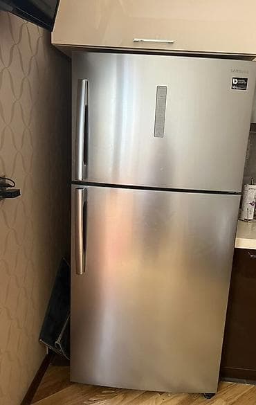 Məişət texnikası: 2 qapılı Samsung Soyuducu Satılır, rəng - Gümüşü, Təkərli — 1