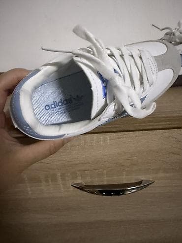 krosovkalar: Rəng - Ağ Krossovkalar, Adidas, Ölçü: 31, Uniseks — 2